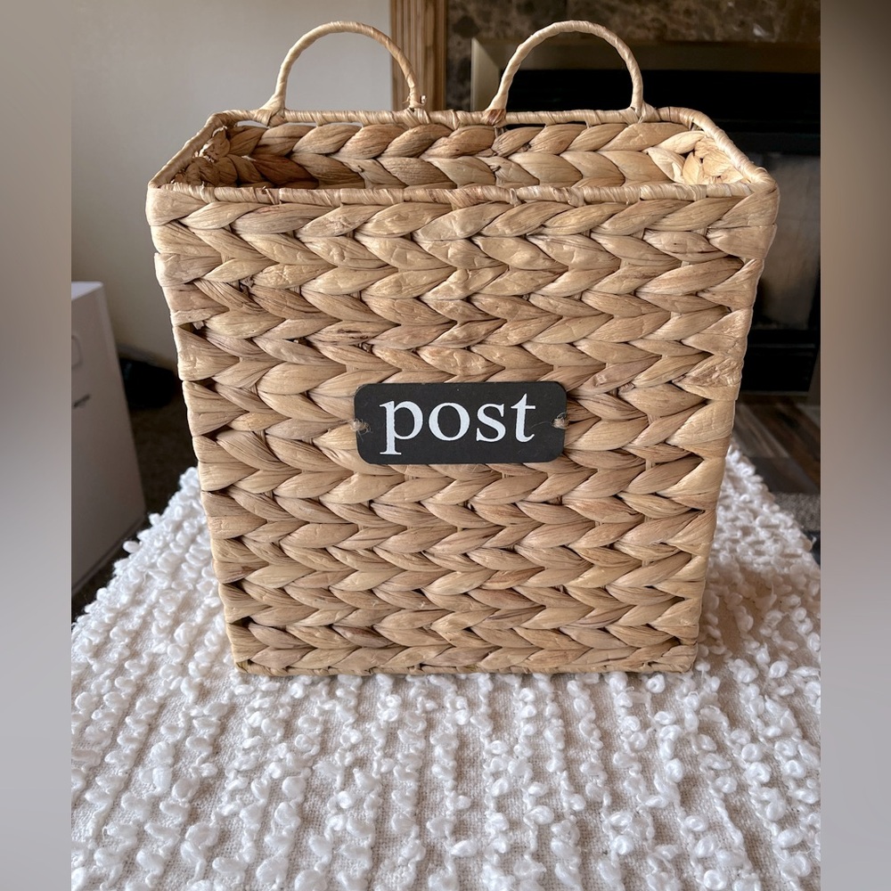 TJ Maxx Woven ‘Post’ Mail Holder